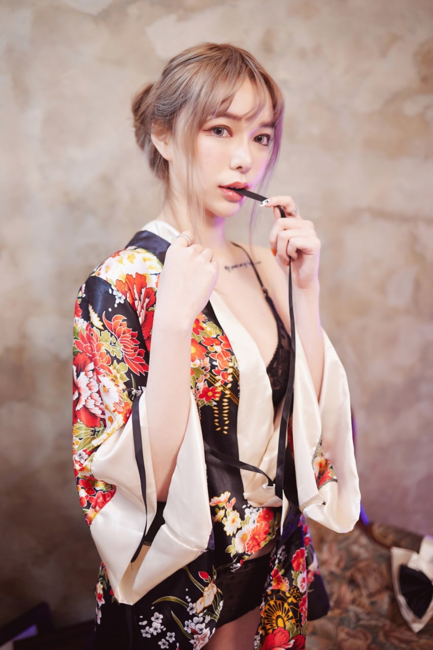 大眼宝贝「林沂Olivia」火辣胴体鲜嫩欲滴举手投足迷人魅力全爆发