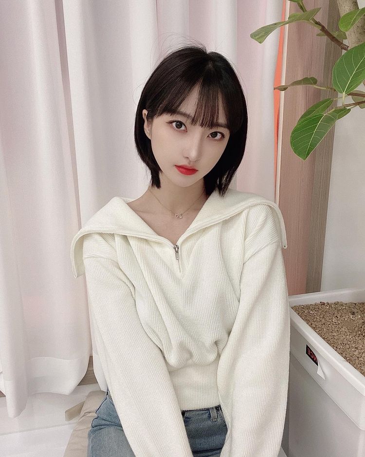 性感辣妹《DJ Nari》高颜值好曲线！色气身材魅惑感满满让人心摇神驰！