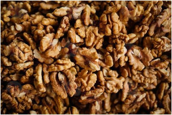 番茄、鲑鱼都入榜！盘点6种「抗衰老食物」，让你越吃越年轻