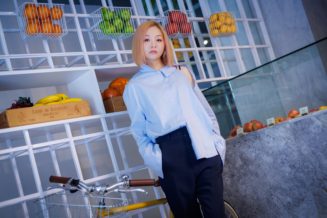 独／不怕当神主牌级老模！花花登时装周竟被嫩模呛太吵