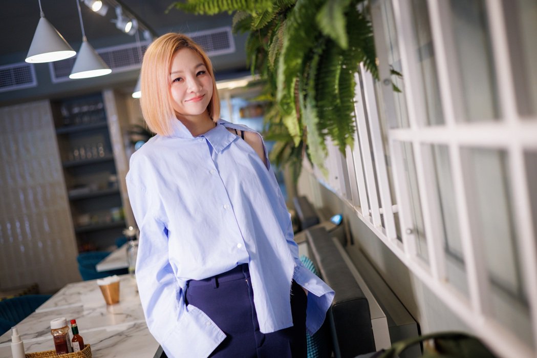 独／不怕当神主牌级老模！花花登时装周竟被嫩模呛太吵