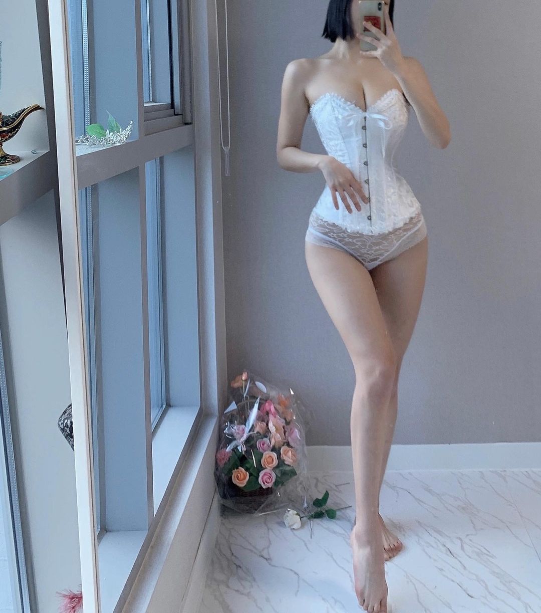 「网拍老板娘」健身练出不科学腰臀比！近照再晒「超肉感长辈」令人惊艳