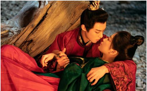 「苍兰诀」欲吻幕后曝光！虞书欣按头王鹤棣「吻超深」