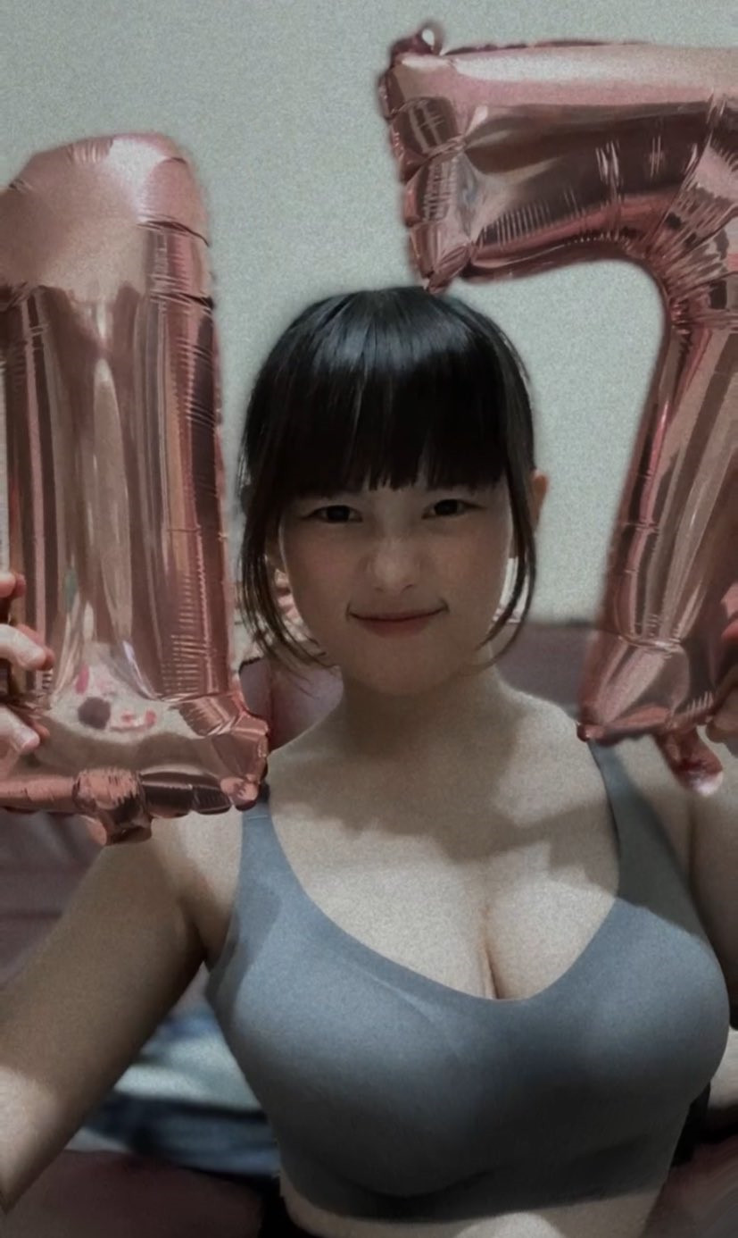 超凶猛高中妹子「奶油」，饱满巨乳没在藏！网友惊呼：小小年纪就在用推特
