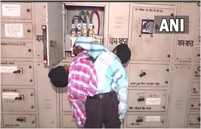 连体婴出生2个月被父母抛弃！努力进取，19年后终获老板赏识，收获2份薪水