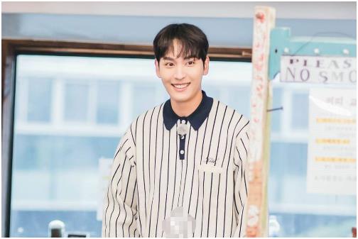 娶走国民女神朴信惠崔泰俊婚后首亮相自嘲「叛徒」