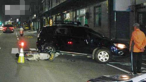 5岁女站踏板惨遭撞亡，机车前面勿站人，后座孩子小腿也至少要40公分