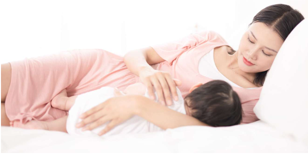 产后第一次：一边喂奶一边啪