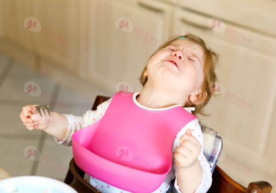 喂娃吃不如让娃自己吃！BLW辅食喂养方法了解一下？