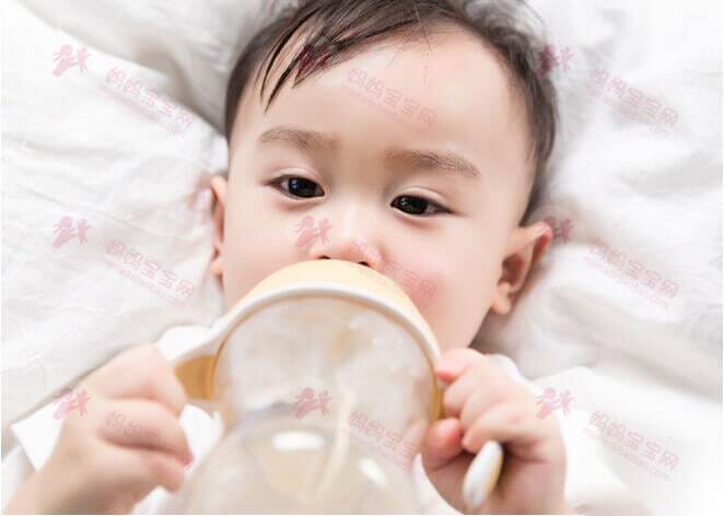 0到1岁宝宝饮食喂养基本知识，新手爸妈一定要看！