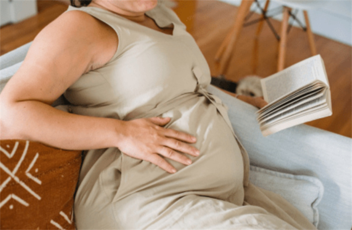 阅读胎教故事书 胎宝越听越聪明（胎教能促进宝宝大脑的发育）