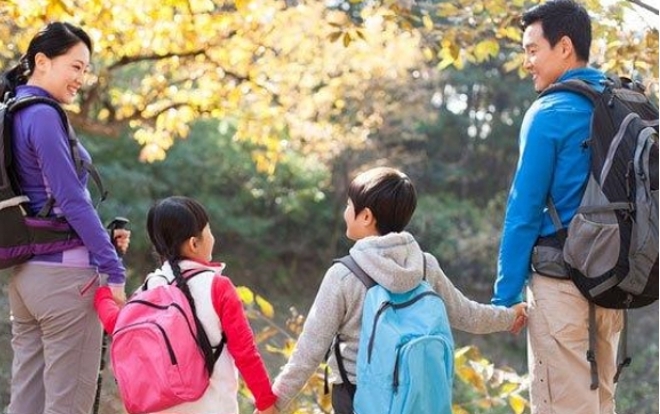 避免宝宝接触“成人场所” 避免宝宝接触“成人场所”家长需要和宝宝一起成