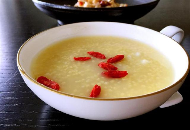 秋季多给孩子煲这几种粥 儿童营养粥的做法