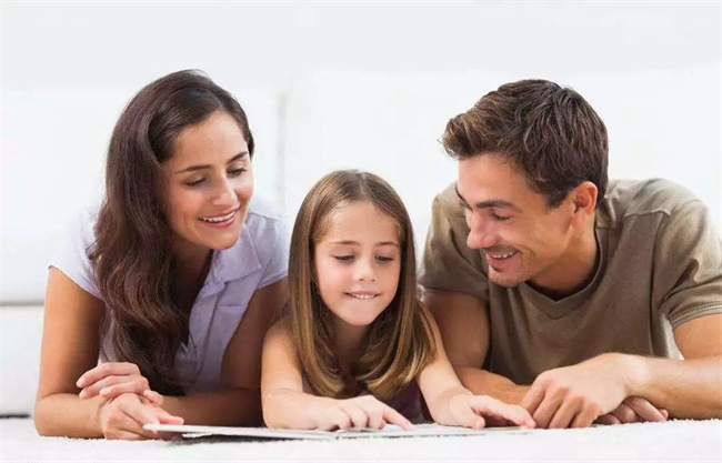 家长应该正确培养孩子的动手能力