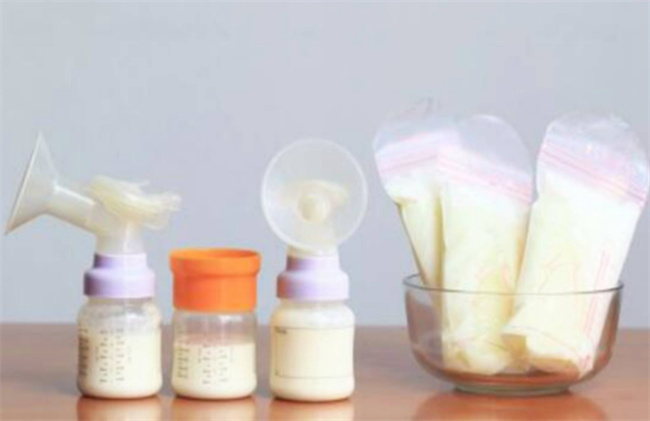 产后迟迟不下奶，应该怎样正确催乳