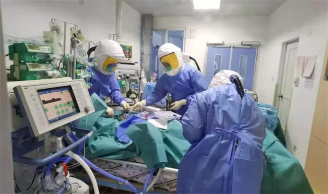 病毒性肺炎的症状有哪些（发热等）