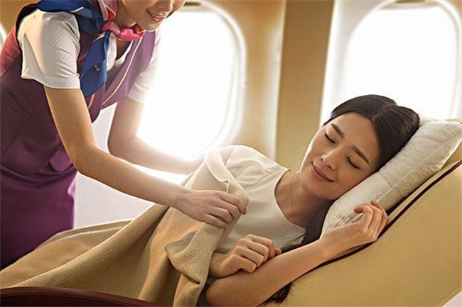 孕妇坐飞机对胎儿有影响吗（有，影响较小）