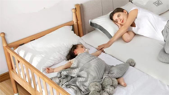 照顾新生宝宝，15个安全贴士值得家长共同学习