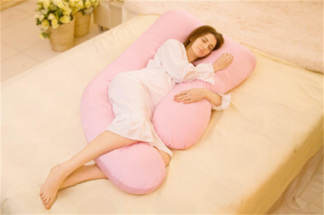 怀孕期间孕妇哪种睡姿最合适