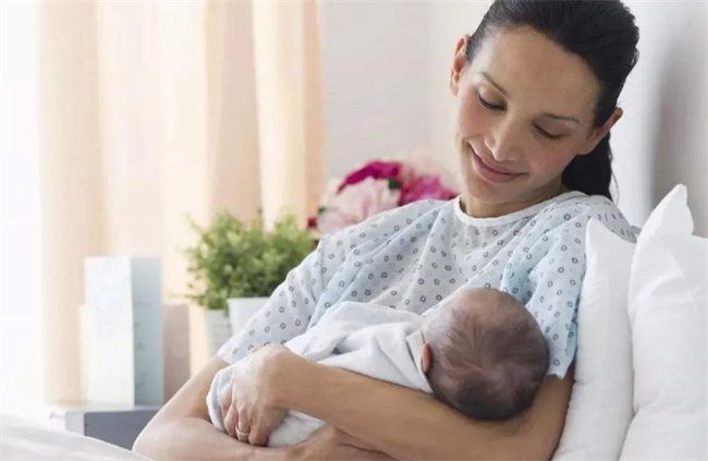 产后的衣服应该怎么选