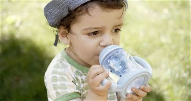 奶瓶依赖的危害有多大