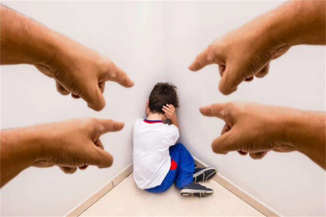 孩子心理脆弱的原因