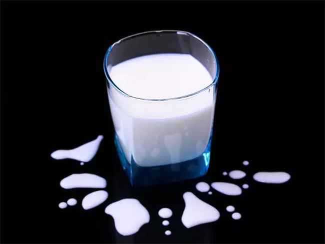 牛初乳是什么？牛初乳的定义和作用