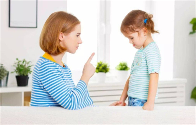 孩子在学校犯了错误家长该怎么做