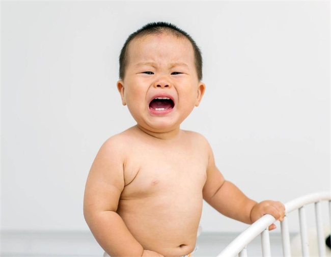 儿童急性喉炎：症状、呼吸困难与喉部梗阻