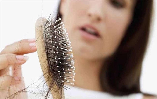 探寻秀发的秘密：饮食助力掉发问题