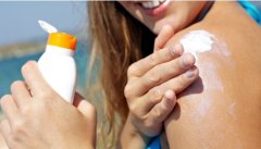 当夏日来临：探究防晒霜与隔离霜的正确使用顺序