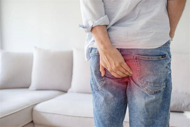 直肠癌早期症状警示：便血、排便次数、腹泻