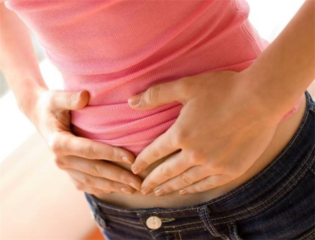 解开宫颈糜烂的疑团：症状、危害、治疗及费用