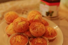 秘诀揭示：如何制作口感鲜嫩的鸡蛋糕