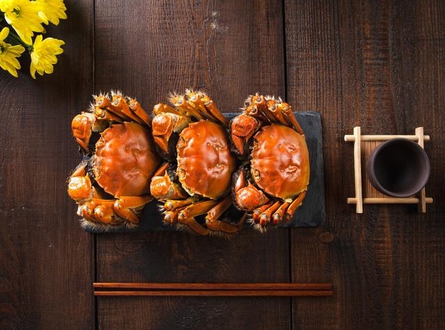 螃蟹不能与哪些食物一起食用？