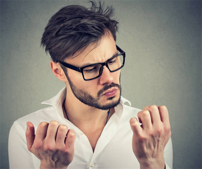 现代生活压力下的心理隐患：深度解读强迫症表现