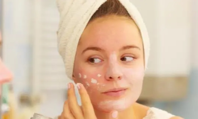 深度解析皮肤问题：专业视角下的皮肤干燥瘙痒原因及治疗建议