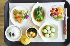 产后营养管控：坐月子饮食小心这五类食物＂
