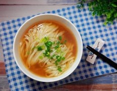 挂面新风尚：两款精致汤面教你轻松享受美味