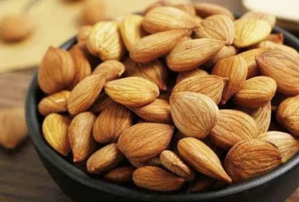 探秘苦杏仁的多种美味享用方式，满足不同口味需求