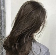 在家染发技巧：简单实用的步骤指南