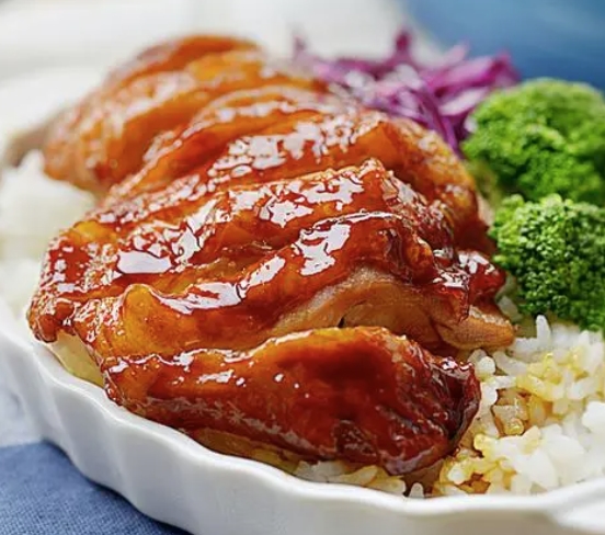 照烧鸡腿饭：口感美味，营养丰富