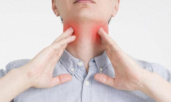 孕期嗓子疼怎么办？8个最简单的缓解方法