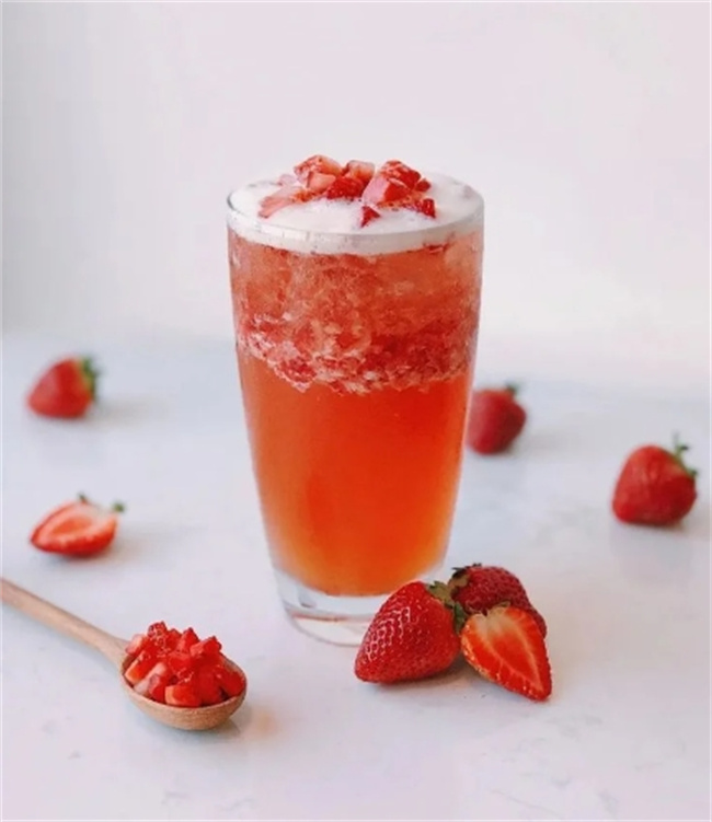 枸杞茶的多重功效：保护眼睛、抗衰老、养肝明目，助您迎接健康生活