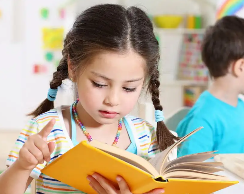 分龄亲子共读有技巧！0 - 5 岁方法大不同