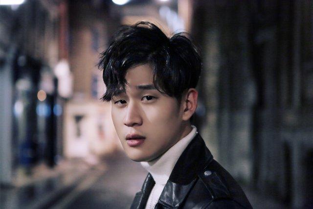 周兴哲为电影处男作过年不得闲 预告再有「新身分」