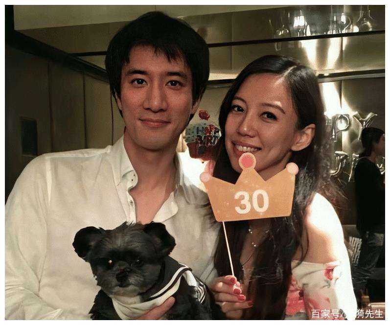 2015年庆生照被掀 李靓蕾曾同框王力宏12年助理引战！