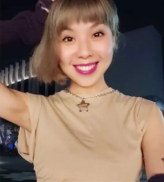 独／前3EP美少女成员婷婷  远嫁美国前夕分手梦碎