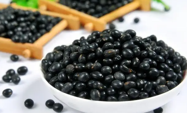 黑豆水功效有哪些？产后多久可以喝黑豆水？坐月子DIY黑豆水怎么煮