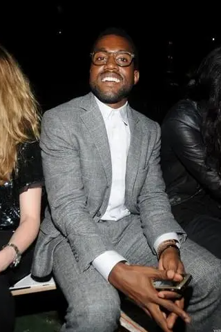 搞错人？肯伊威斯特带小孩看比赛被嘘爆 真相竟是这样